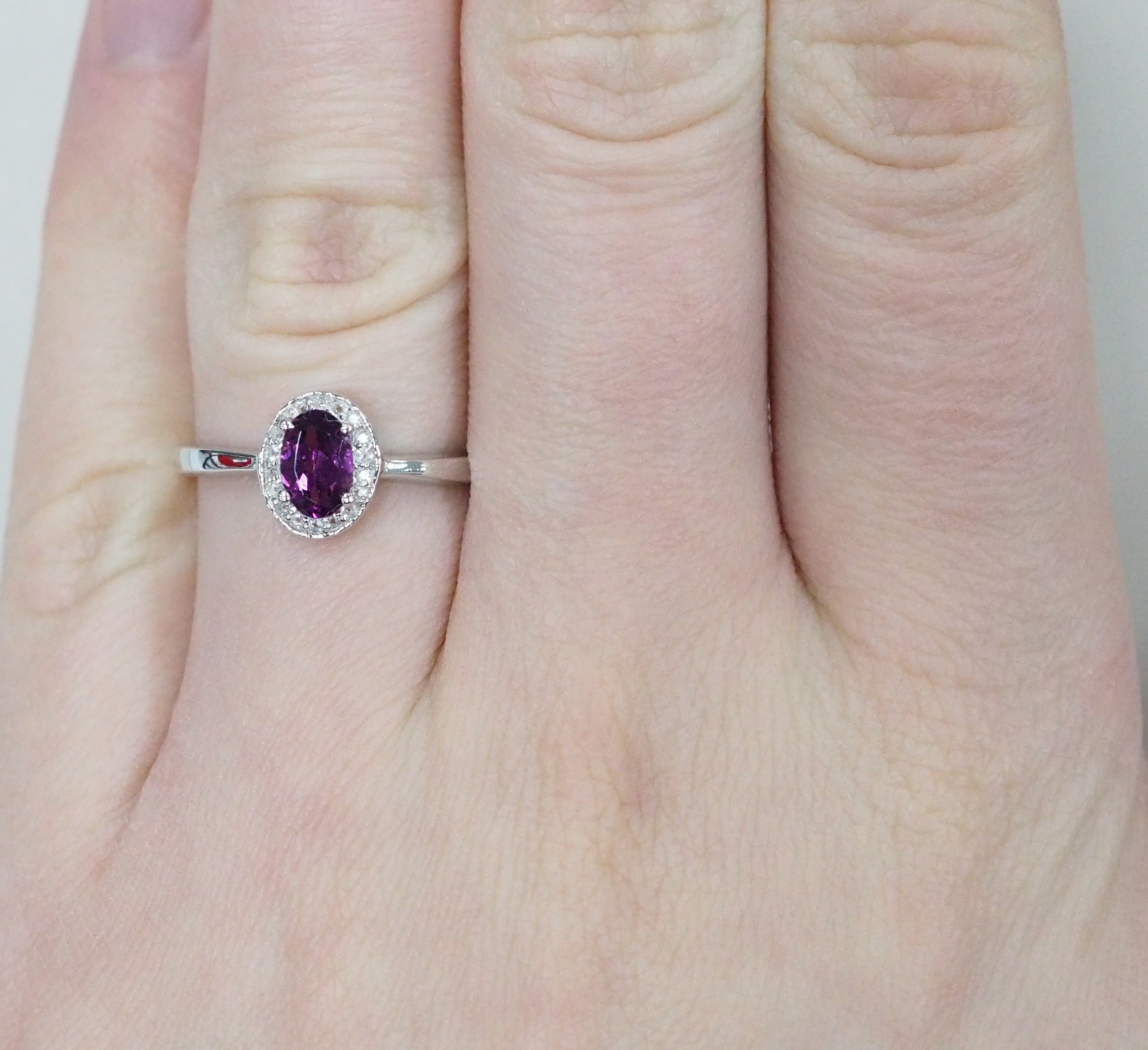 Серебряное кольцо с гранатом Умбалит